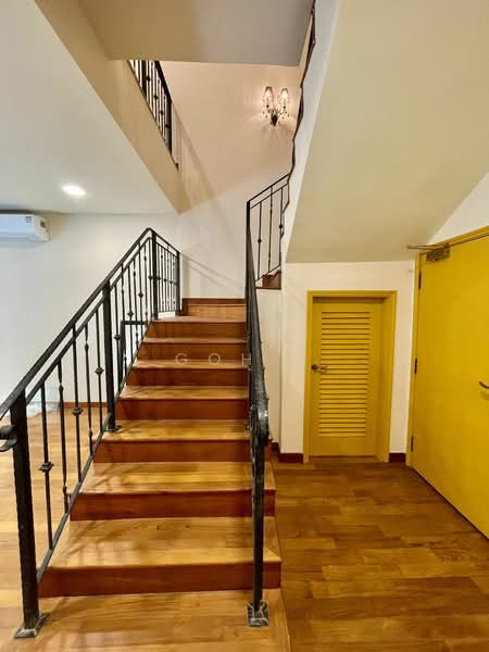 Villa Azura Condominium For Sale at S$ 3,330,000 | PropertyGuru Singapore - Interior