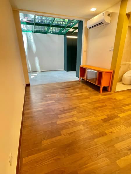 Villa Azura Condominium For Sale at S$ 3,330,000 | PropertyGuru Singapore - Interior