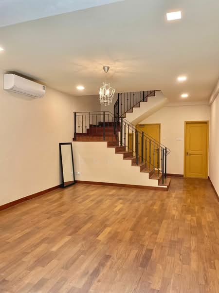 Villa Azura Condominium For Sale at S$ 3,330,000 | PropertyGuru Singapore - Interior