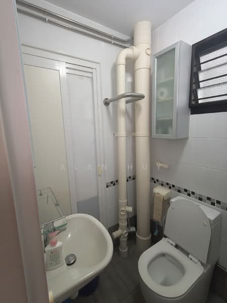 111 Bishan Street 12, 111 Bishan Street 12, Room Rental, 200 sqft, HDB Flat For Rent, by Alan Huy, 500074821 - Bathroom - PropertyGuru.com.sg