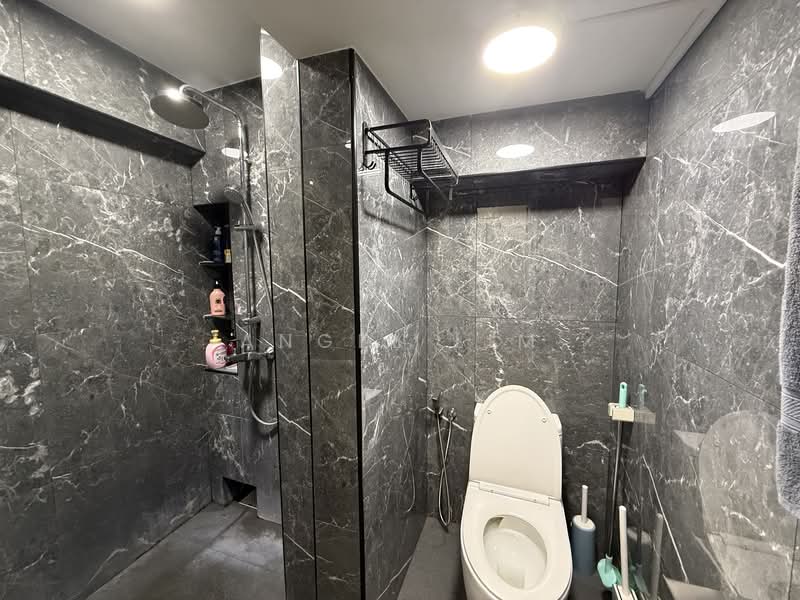 26 Bendemeer Road HDB Flat For Sale at S$ 575,000 | PropertyGuru Singapore - Bathroom