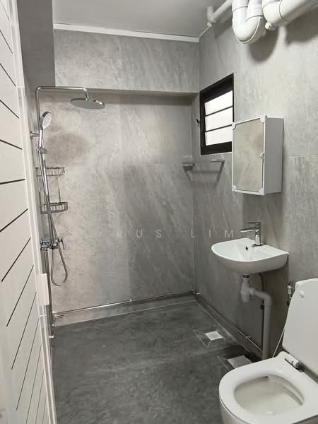 517D Jurong West Street 52, 517D Jurong West Street 52, 3 Bedrooms, 1,238 sqft, HDB Flat For Rent, by Cyrus Lim, 500074833 - Bathroom - PropertyGuru.com.sg