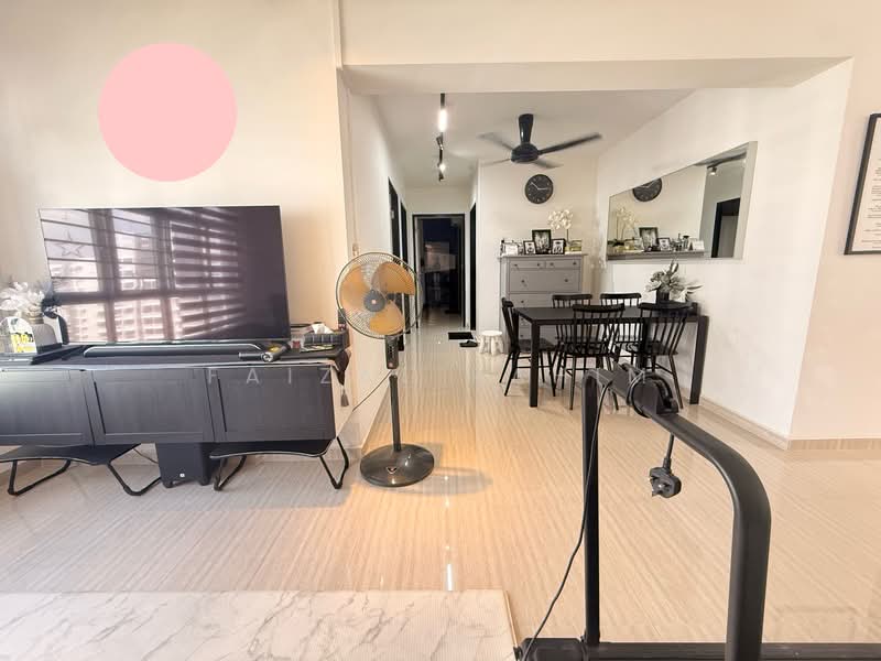 671B Yishun Avenue 4 HDB Flat For Sale at S$ 680,000 | PropertyGuru Singapore - Living Room