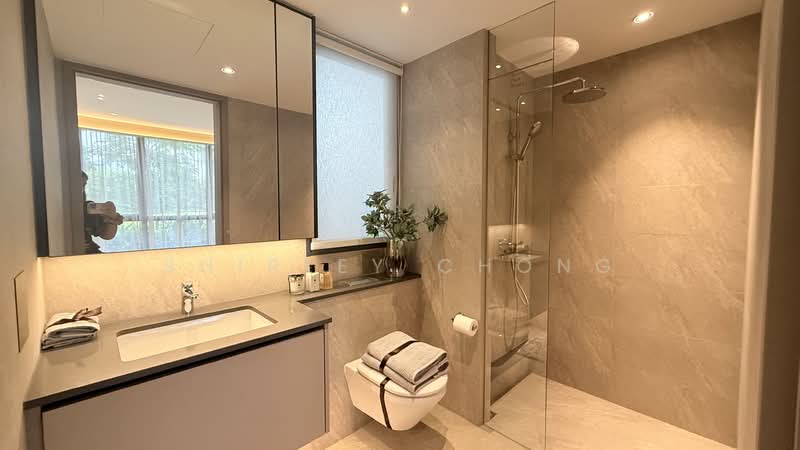 Master Bedroom Ensuite Bathroom