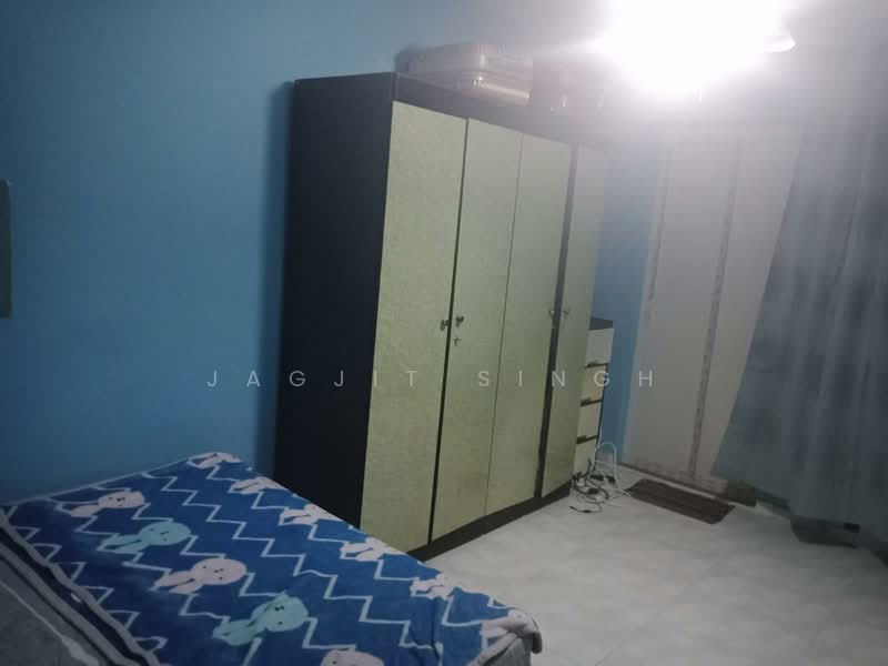 344 Woodlands Street 32, 344 Woodlands Street 32, 3 Bedrooms, 904 sqft, HDB Flat For Rent, by JAGJIT SINGH, 500074839 - Bedroom - PropertyGuru.com.sg