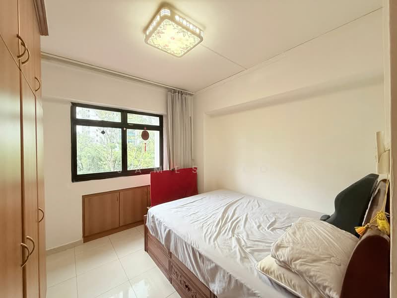 122C Sengkang East Way HDB Flat For Sale at S$ 780,000 | PropertyGuru Singapore - Bedroom