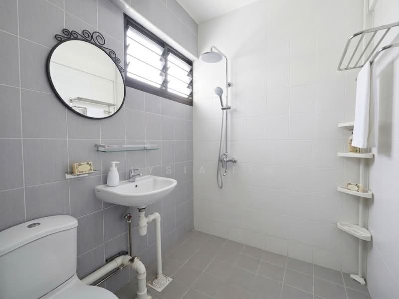 285 Tampines Street 22, 285 Tampines Street 22, 3 Bedrooms, 1,109 sqft, HDB Flat For Rent, by Elysia Lim, 500074847 - Bathroom - PropertyGuru.com.sg