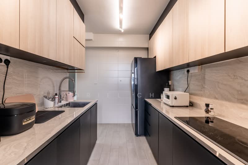 890B Tampines Avenue 1 HDB Flat For Sale at S$ 688,000 | PropertyGuru Singapore - Kitchen