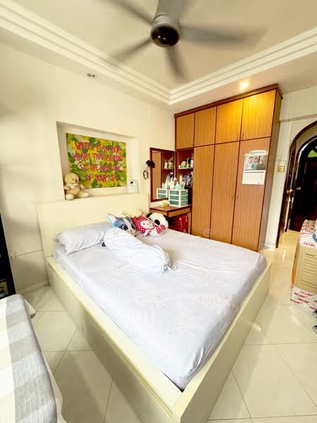 114 Bukit Purmei Road HDB Flat For Sale at S$ 688,000 | PropertyGuru Singapore - Bedroom