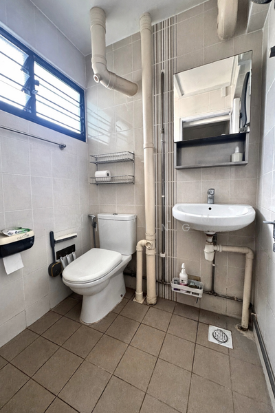 237 Yishun Ring Road HDB Flat For Sale at S$ 430,000 | PropertyGuru Singapore - Bathroom