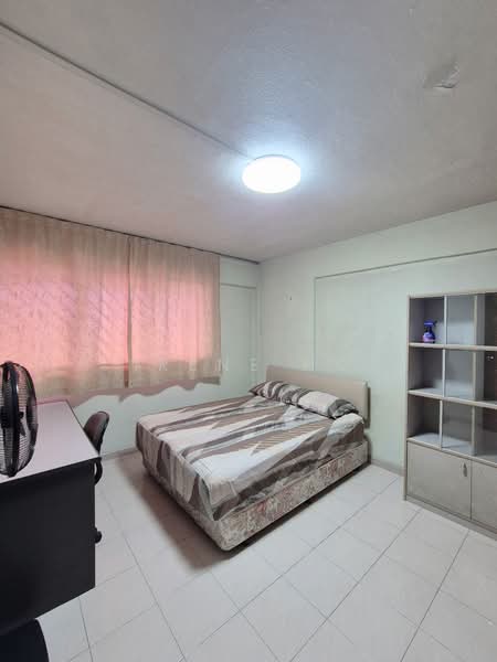 628 Hougang Avenue 8 HDB Flat For Sale at S$ 1,100,000 | PropertyGuru Singapore - Bedroom