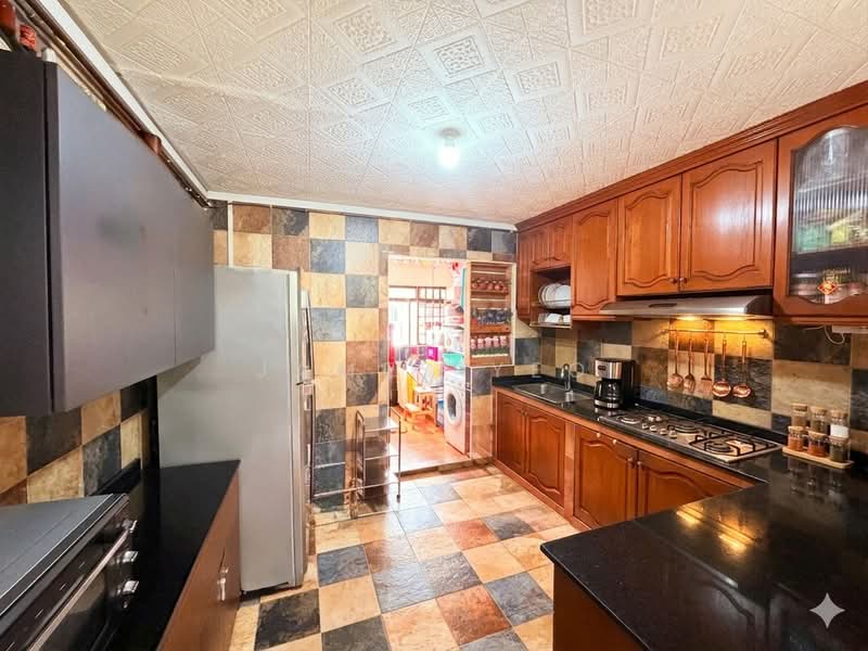 154 Jalan Teck Whye, 154 Jalan Teck Whye, 3 Bedrooms, 1,076 sqft, HDB Flat For Sale, by James Yeo, 500074874 - Kitchen - PropertyGuru.com.sg