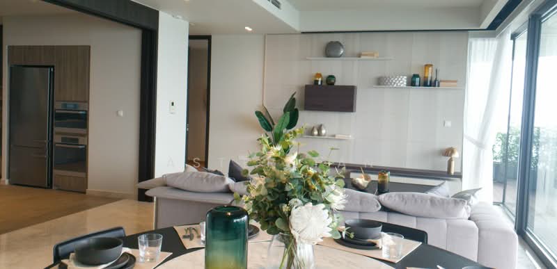Cape Royale Condominium For Sale at S$ 4,052,000 | PropertyGuru Singapore - Living Room
