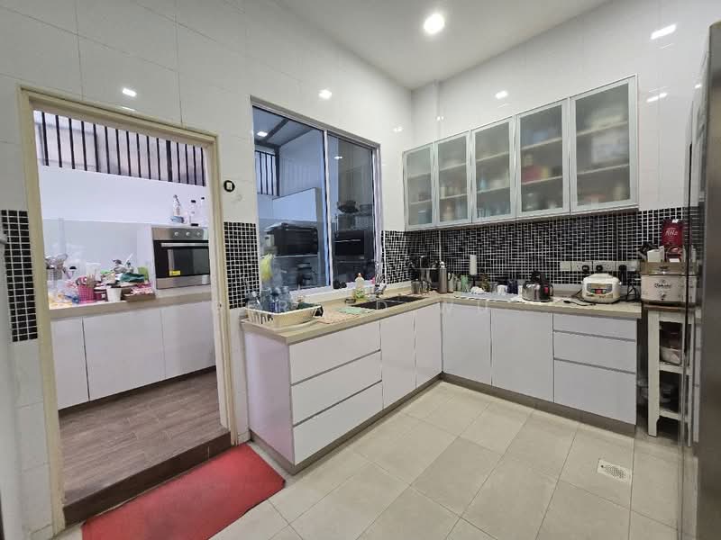 UNDERVALUED Corner Terrace! Move in condition! Corner Terrace For Sale at S$ 6,980,000 | PropertyGuru Singapore - Kitchen