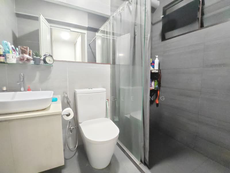 353 Kang Ching Road HDB Flat For Sale at S$ 688,000 | PropertyGuru Singapore - Bathroom
