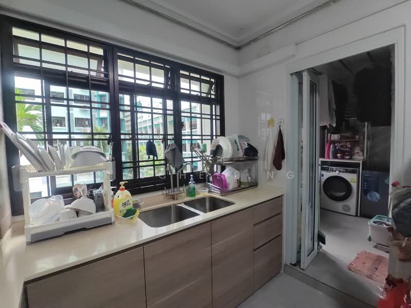 353 Kang Ching Road HDB Flat For Sale at S$ 688,000 | PropertyGuru Singapore - Kitchen
