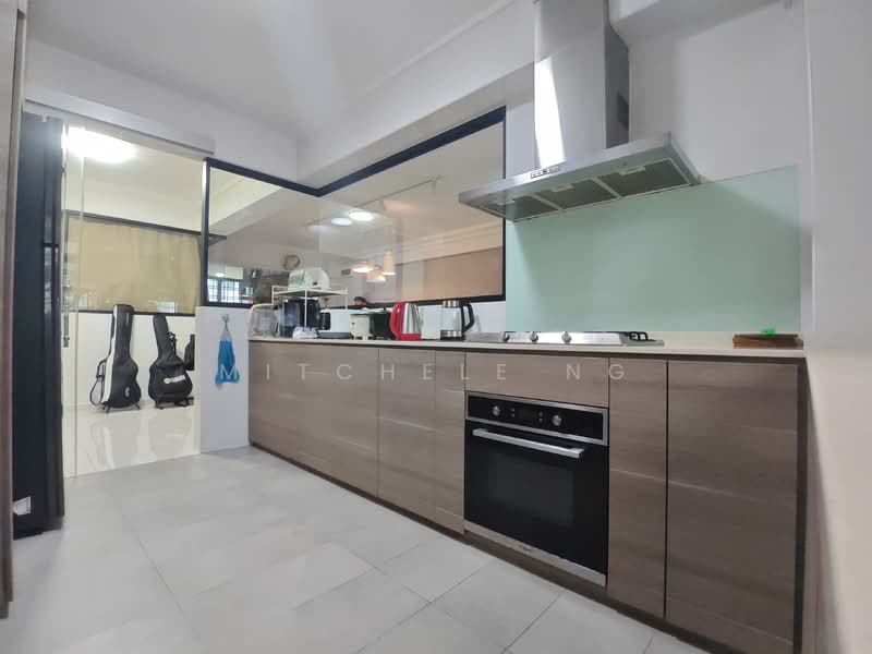 353 Kang Ching Road HDB Flat For Sale at S$ 688,000 | PropertyGuru Singapore - Kitchen