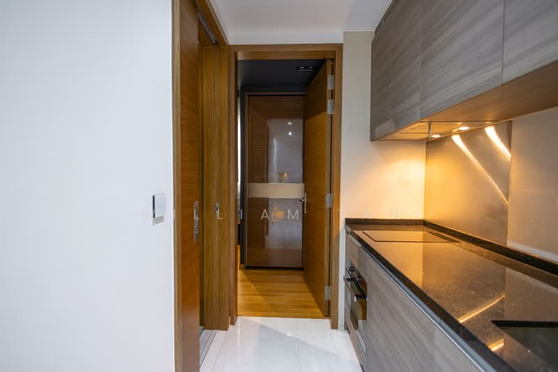 8 Saint Thomas Condominium For Sale at S$ 1,600,000 | PropertyGuru Singapore - Kitchen