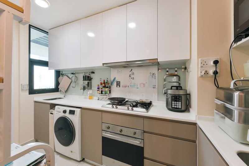The Trilinq Condominium For Sale at S$ 2,050,000 | PropertyGuru Singapore - Kitchen