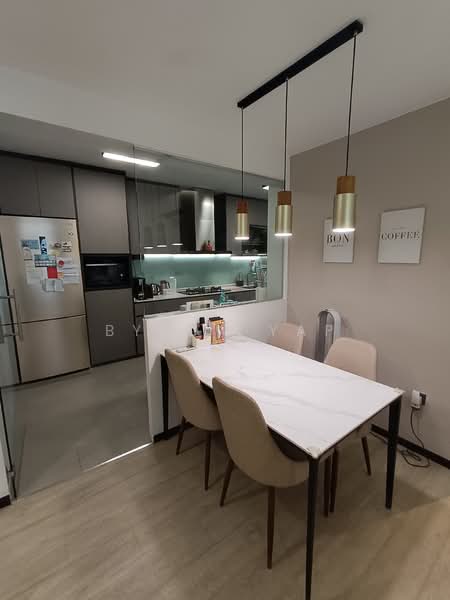 620A Tampines Street 61 HDB Flat For Sale at S$ 950,000 | PropertyGuru Singapore - Kitchen