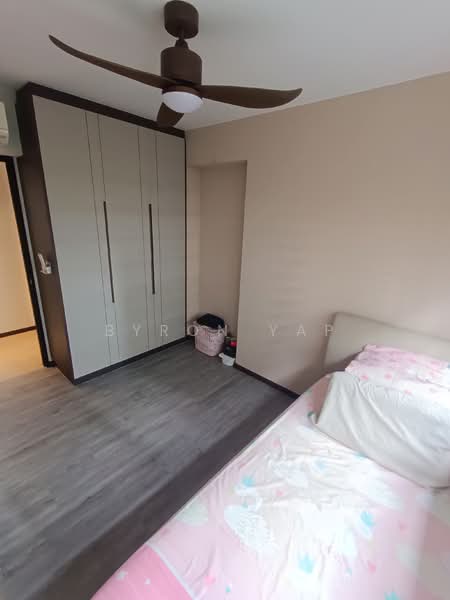 620A Tampines Street 61 HDB Flat For Sale at S$ 950,000 | PropertyGuru Singapore - Bedroom