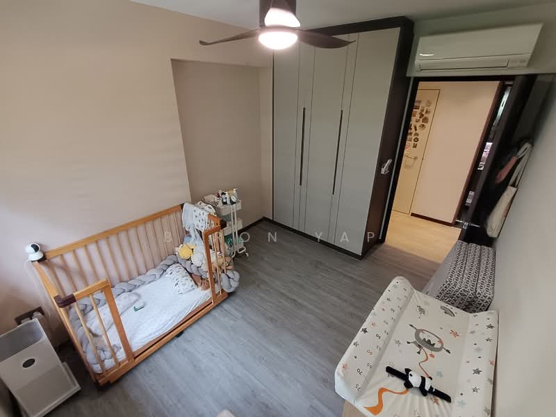 620A Tampines Street 61 HDB Flat For Sale at S$ 950,000 | PropertyGuru Singapore - Bedroom