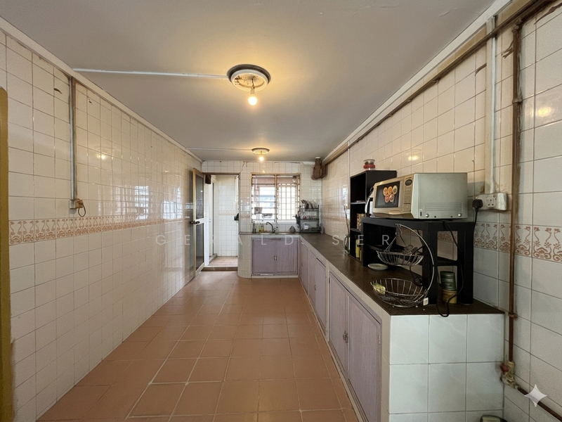 170 Woodlands Street 11 HDB Flat For Sale at S$ 780,000 | PropertyGuru Singapore - Kitchen