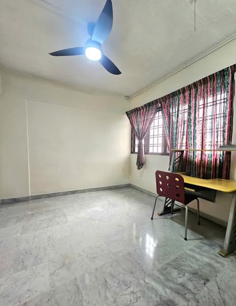 328 Jurong East Street 31 HDB Flat For Sale at S$ 554,000 | PropertyGuru Singapore - Study