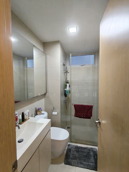 Waterview Condominium For Sale at S$ 1,180,000 | PropertyGuru Singapore - Bathroom