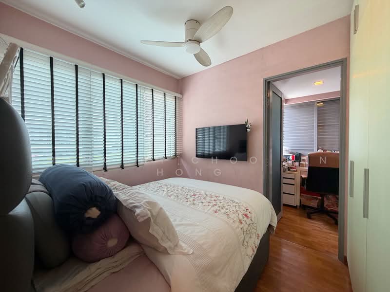 A Treasure Trove Condominium For Sale at S$ 2,420,000 | PropertyGuru Singapore - Bedroom