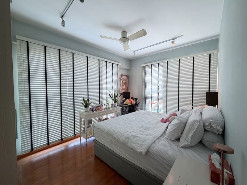 A Treasure Trove Condominium For Sale at S$ 2,420,000 | PropertyGuru Singapore - Bedroom