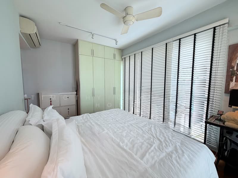 A Treasure Trove Condominium For Sale at S$ 2,420,000 | PropertyGuru Singapore - Bedroom