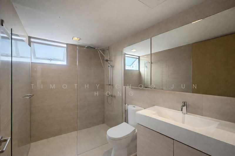 A Treasure Trove Condominium For Sale at S$ 2,420,000 | PropertyGuru Singapore - Bathroom