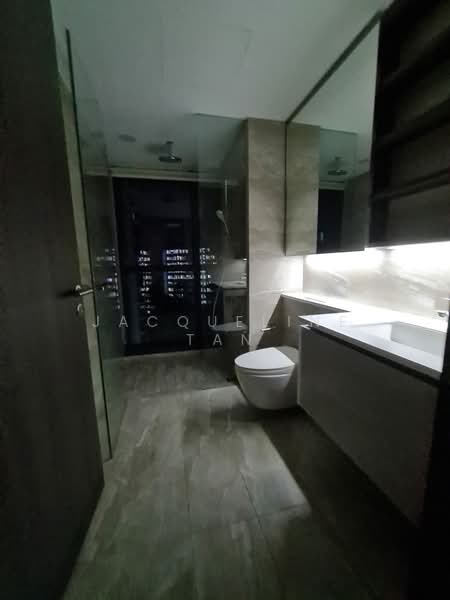 Lake Grande Condominium For Sale at S$ 1,620,000 | PropertyGuru Singapore - Bathroom