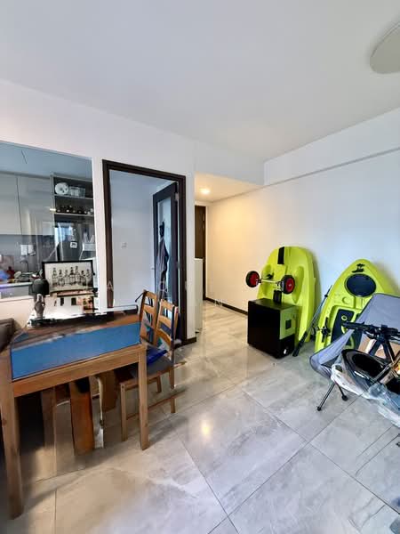 Lake Grande Condominium For Sale at S$ 1,620,000 | PropertyGuru Singapore - Interior