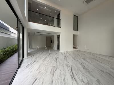 For Sale - ⭐️⭐️LANDED7772 @ BRAND NEW CORNER WALK TO MRT