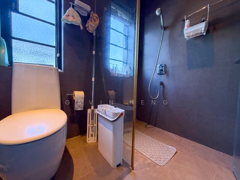 71 Seng Poh Road, 71 Seng Poh Road, 2 Bedrooms, 800 sqft, HDB Flat For Rent, by Gavin Heng, 500074962 - Bathroom - PropertyGuru.com.sg