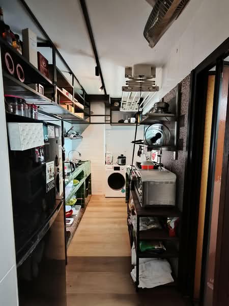 232C Sumang Lane HDB Flat For Sale at S$ 430,000 | PropertyGuru Singapore - Kitchen