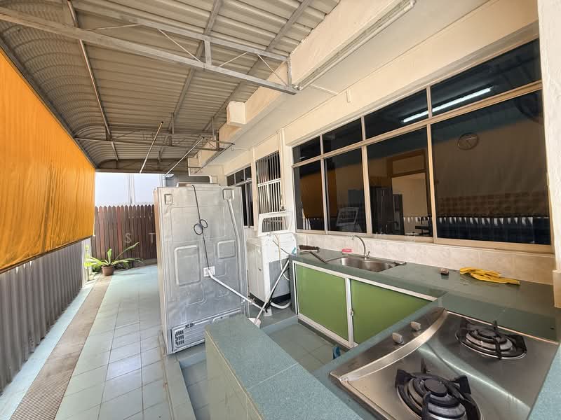 Semi D along Choa Chu Kang Avenue 1, Chua Chu Kang Avenue 1, 6 Bedrooms, 3,000 sqft, Semi-Detached House For Rent, by Stan Lee 李俊豪, 500074983 - Kitchen - PropertyGuru.com.sg