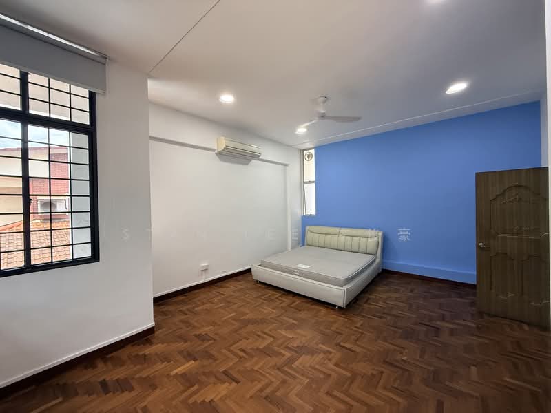 Semi D along Choa Chu Kang Avenue 1, Chua Chu Kang Avenue 1, 6 Bedrooms, 3,000 sqft, Semi-Detached House For Rent, by Stan Lee 李俊豪, 500074983 - Bedroom - PropertyGuru.com.sg