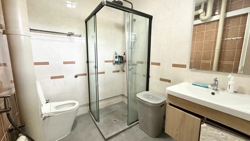 206 Clementi Avenue 6 HDB Flat For Sale at S$ 1,088,000 | PropertyGuru Singapore - Bathroom