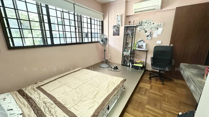 206 Clementi Avenue 6 HDB Flat For Sale at S$ 1,088,000 | PropertyGuru Singapore - Bedroom