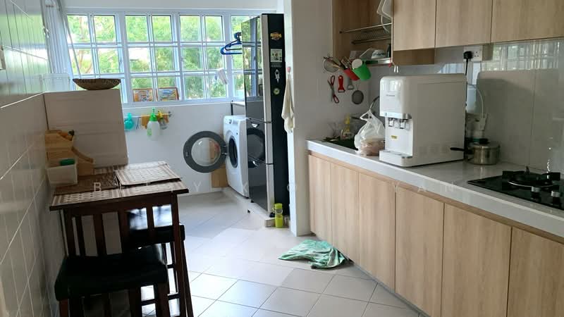 141 Rivervale Street, 141 Rivervale Street, Room Rental, 150 sqft, HDB Flat For Rent, by Betty Xiong Yan, 500075001 - Kitchen - PropertyGuru.com.sg