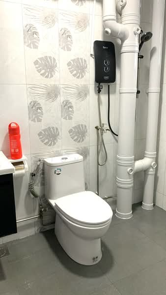 141 Rivervale Street, 141 Rivervale Street, Room Rental, 150 sqft, HDB Flat For Rent, by Betty Xiong Yan, 500075001 - Bathroom - PropertyGuru.com.sg