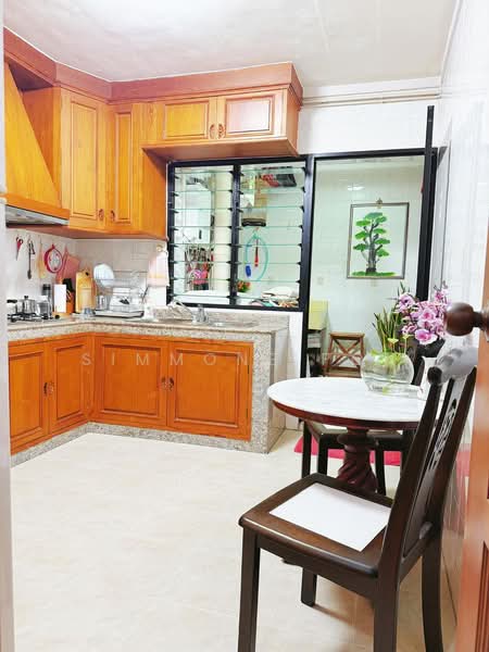 581 Woodlands Drive 16 HDB Flat For Sale at S$ 988,888 | PropertyGuru Singapore - Kitchen