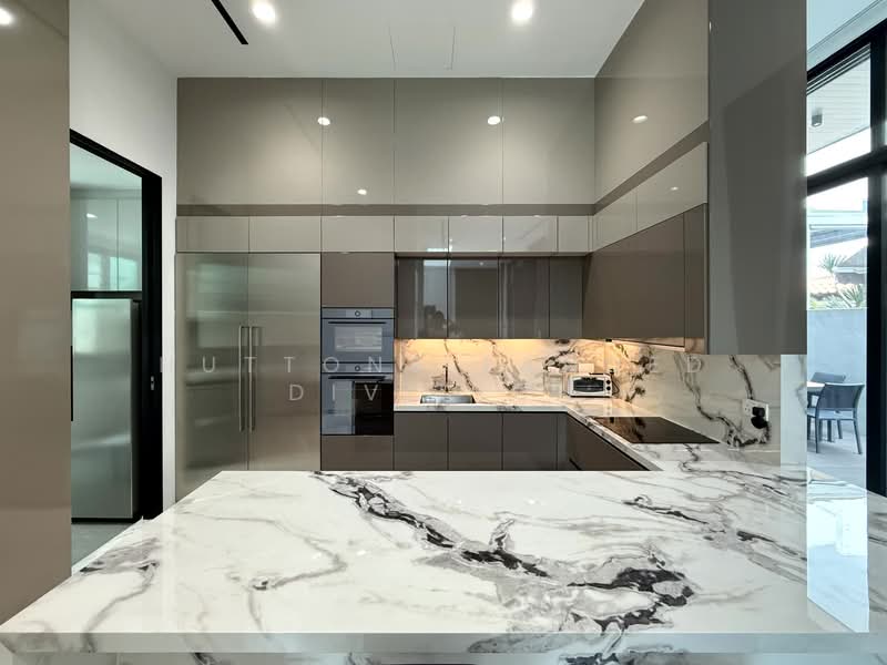 NEW-plus-$500K-Reno 3.5 Storey Semi-D with Lift, Pool & 3 Car Lots Semi-Detached House For Sale at S$ 9,680,000 | PropertyGuru Singapore - Kitchen