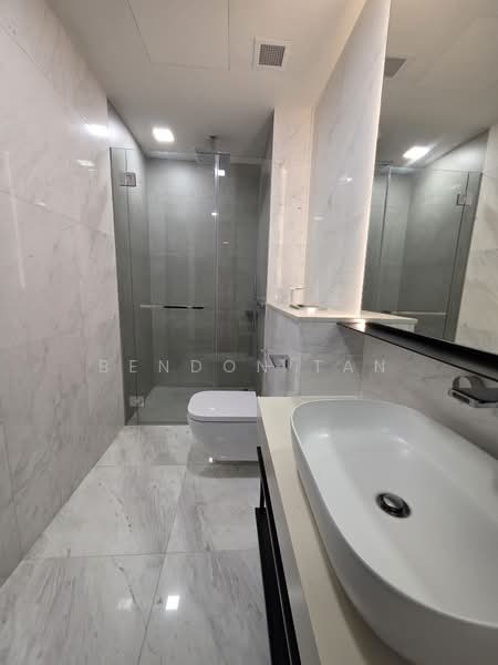 The Iveria, 2 Kim Yam Road, 3 Bedrooms, 947 sqft, Condominium For Rent, by Bendon Tan, 500075038 - Bathroom - PropertyGuru.com.sg