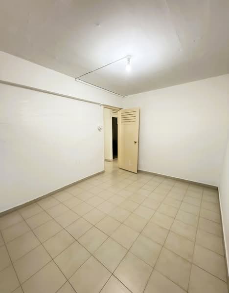 205 Yishun Street 21 HDB Flat For Sale at S$ 480,000 | PropertyGuru Singapore - Interior