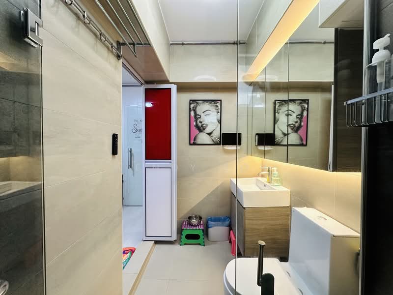 76A Redhill Road HDB Flat For Sale at S$ 1,100,000 | PropertyGuru Singapore - Bathroom