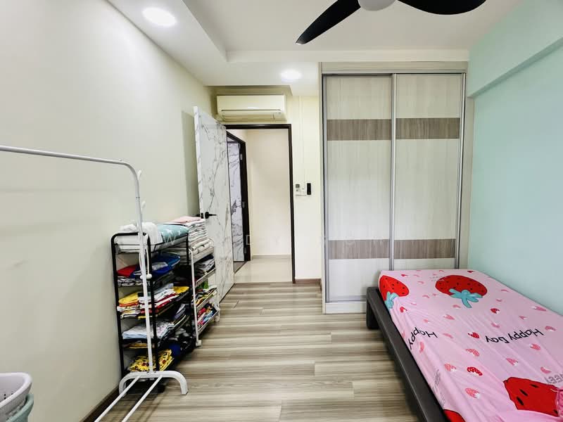 76A Redhill Road HDB Flat For Sale at S$ 1,100,000 | PropertyGuru Singapore - Bedroom